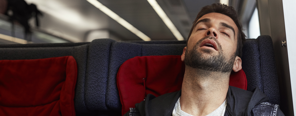 How to Sleep Better After Traveling